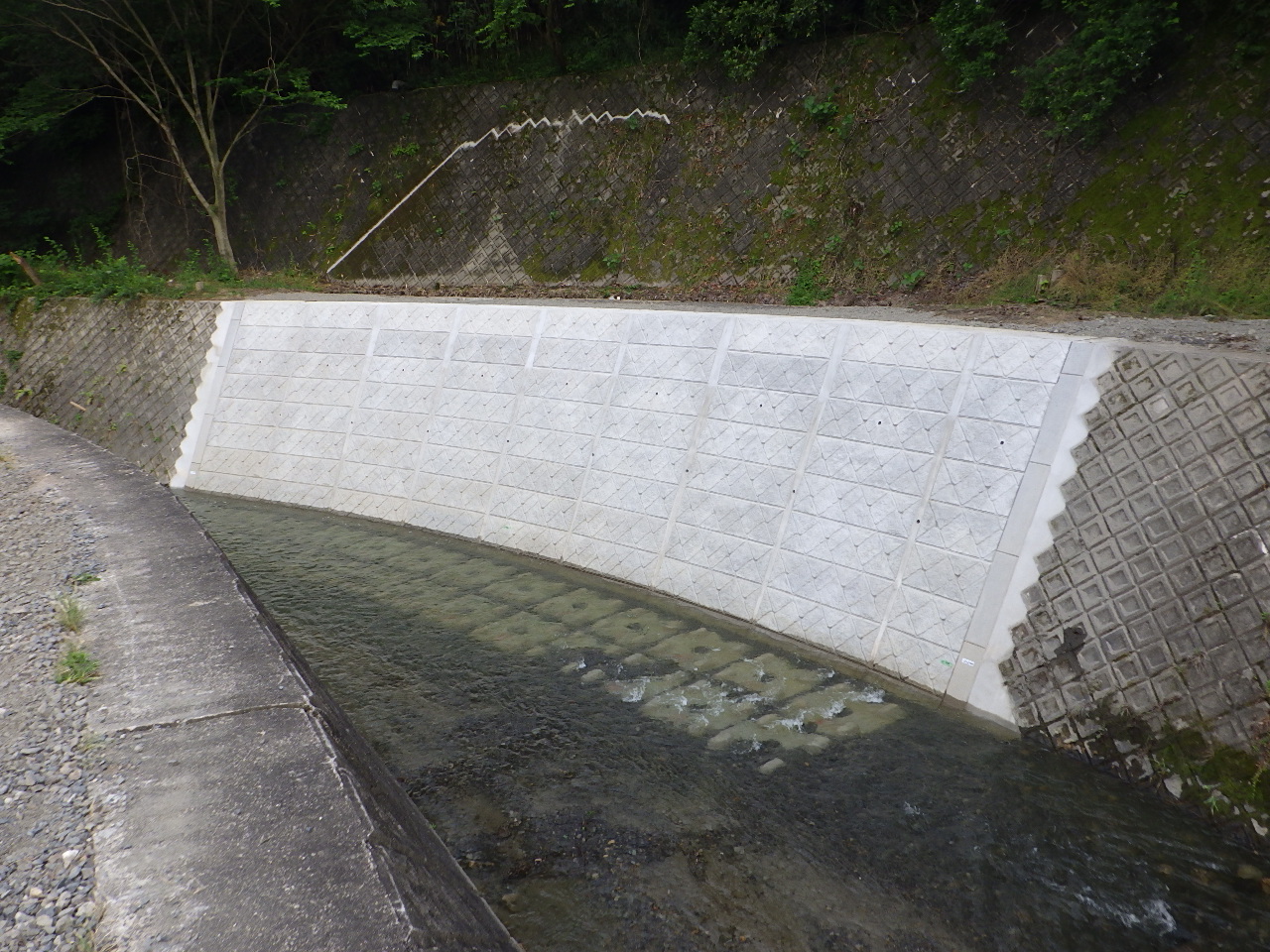 令和2年5月竣工 一級河川椎山川右岸河川災害復旧工事